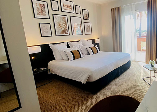 Chambre Vue golf du Palmyra Golf avec 1 grand lit, hôtel 4 étoiles au Cap d’Agde
