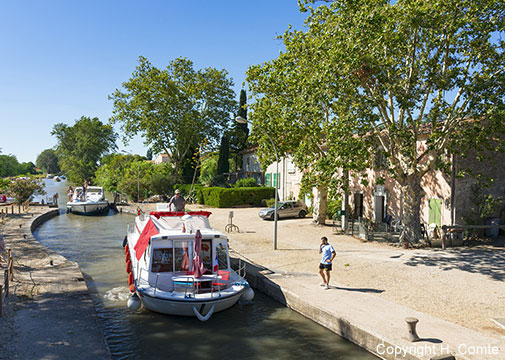 Barge trip on the Hérault canal