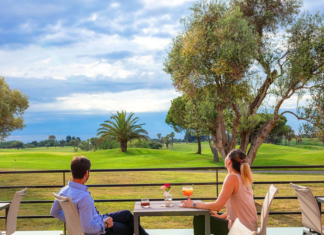 Entspannung und Nichtstun mit atemberaubendem Blick auf den Golf.
