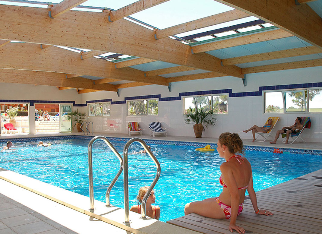 Indoor swimming pool at Palmyra Golf, a 4-star hotel in Cap d'Agde